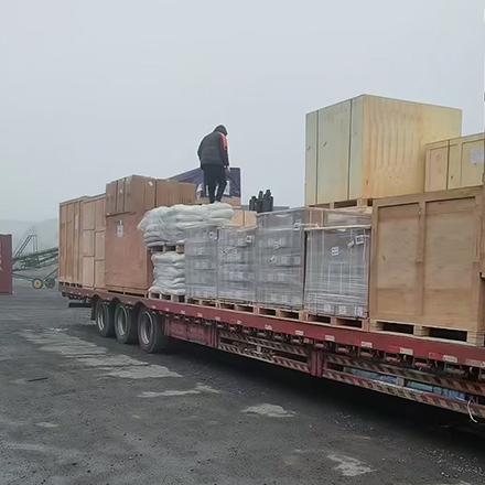 中亚汽运限重多少吨？